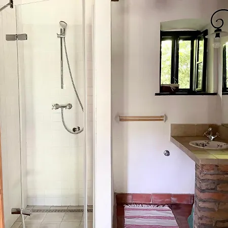 Lelle Vineyard Cottages